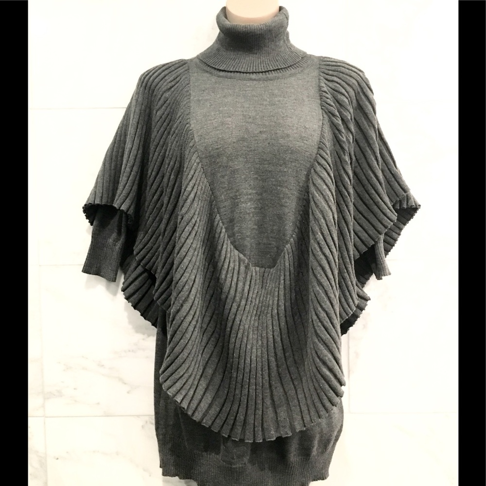 Amazing Sweater Dress With Body Cape Ruffle - Picture 2 of 8